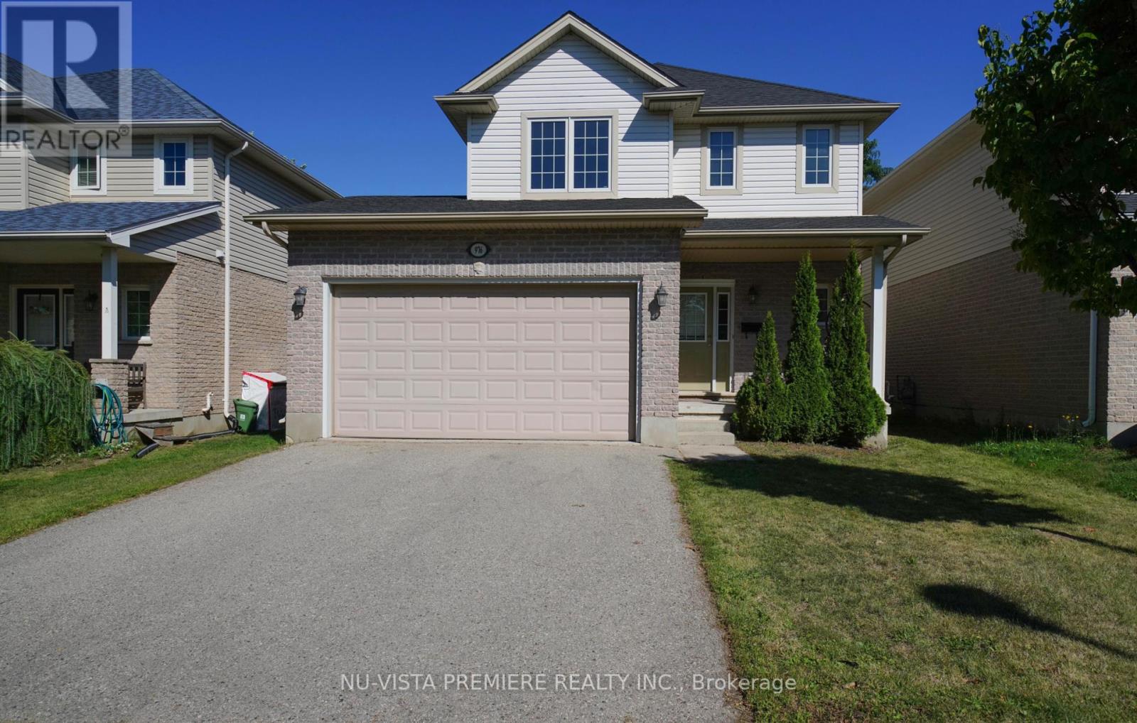 3 – 976 BITTERBUSH CRESCENT
