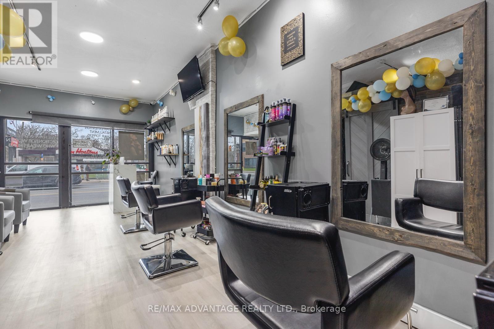 122 WHARNCLIFFE ROAD S