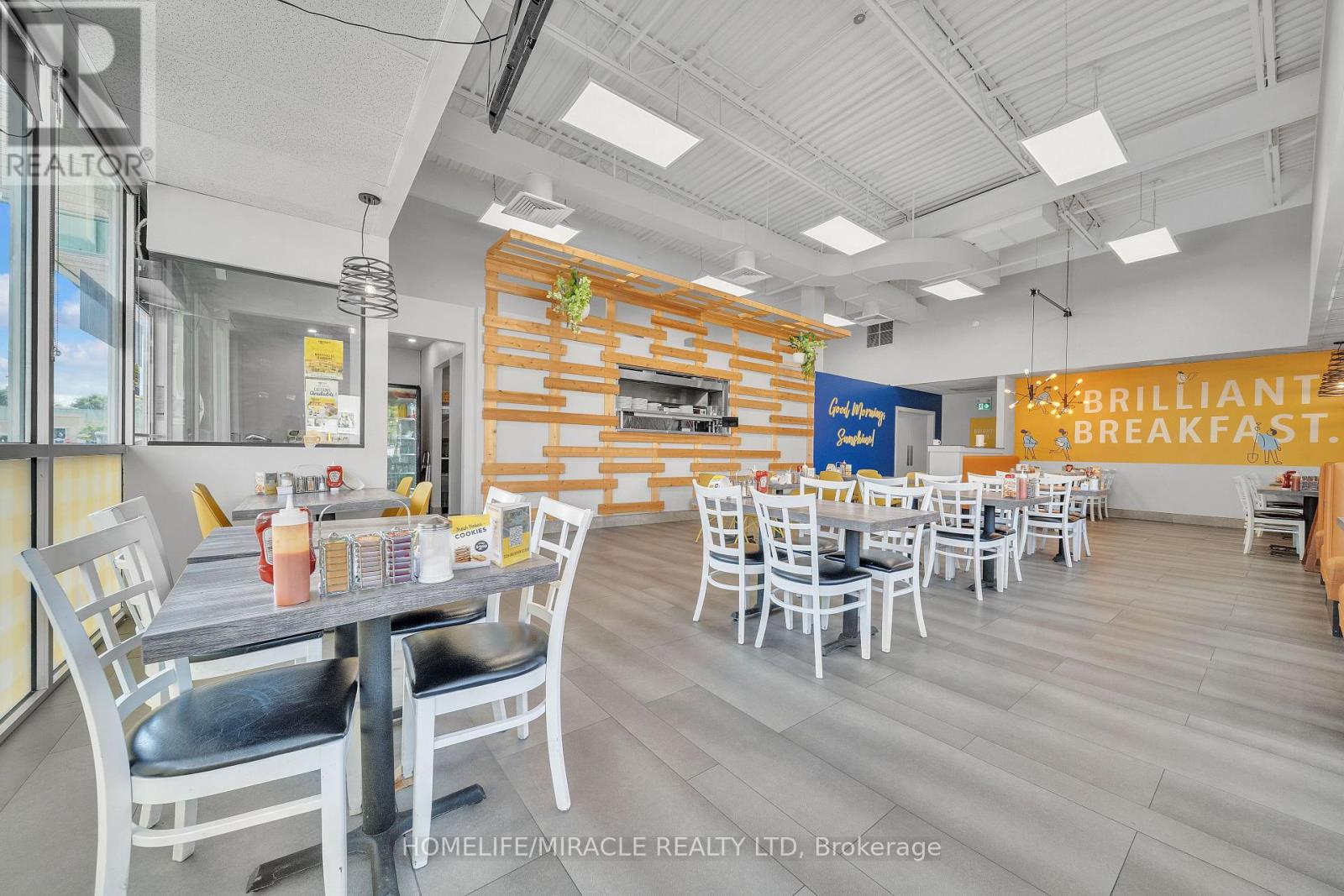 6 – 4293 KING STREET E