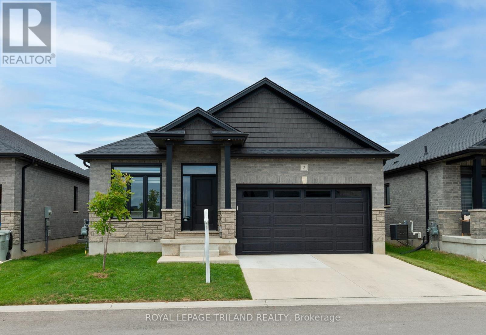 2 – 383 DAVENTRY WAY
