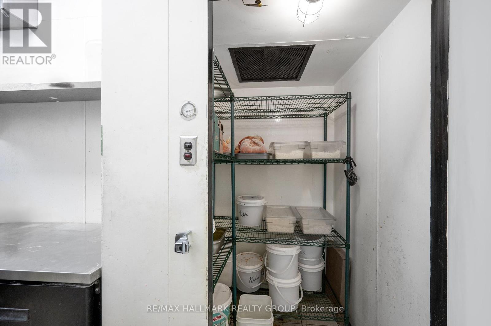 UNIT 609 – 1200 ST. LAURENT BOULEVARD
