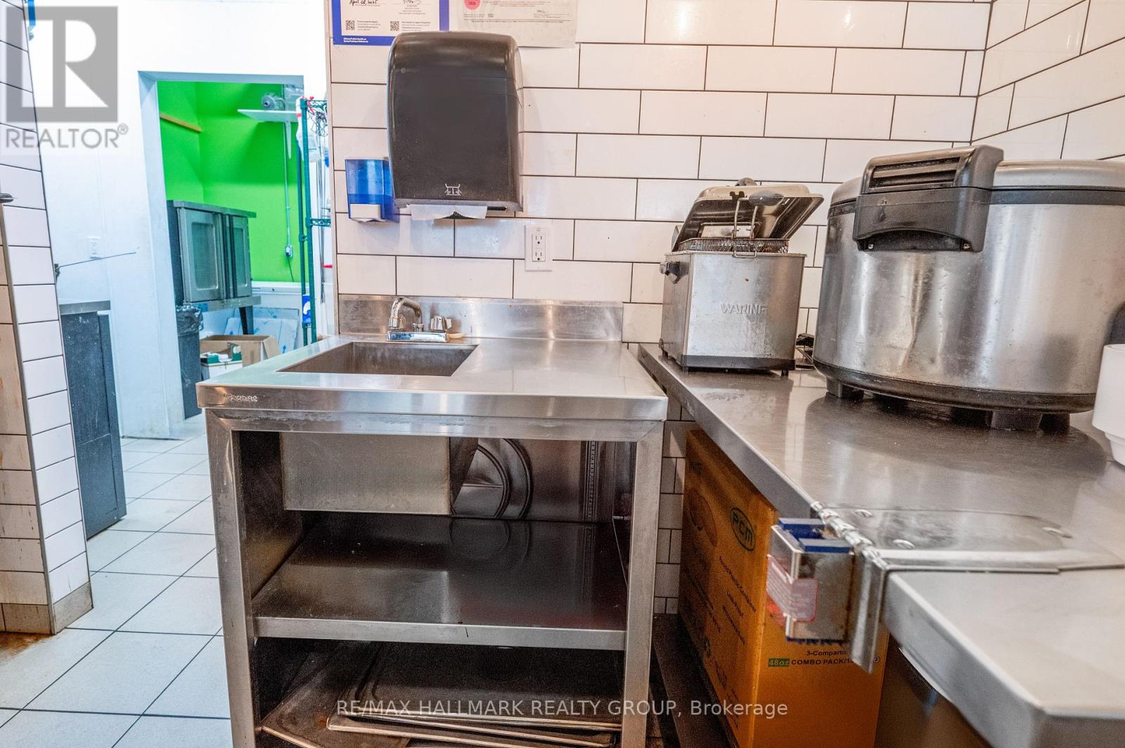 UNIT 609 – 1200 ST. LAURENT BOULEVARD