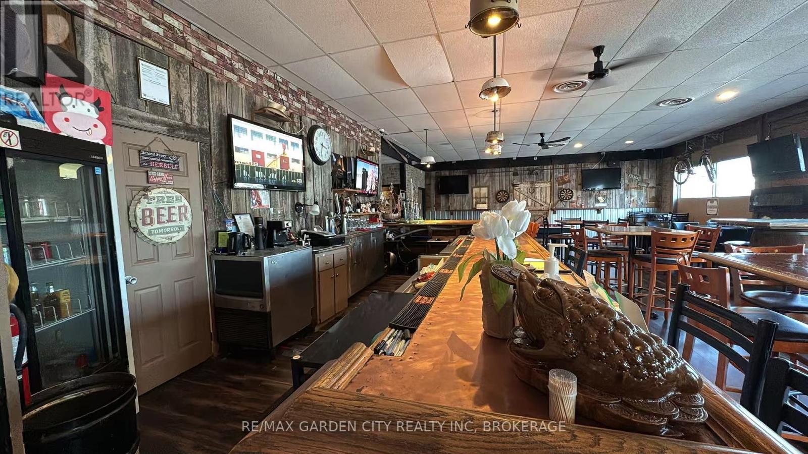 4 – 455 MERRITT STREET