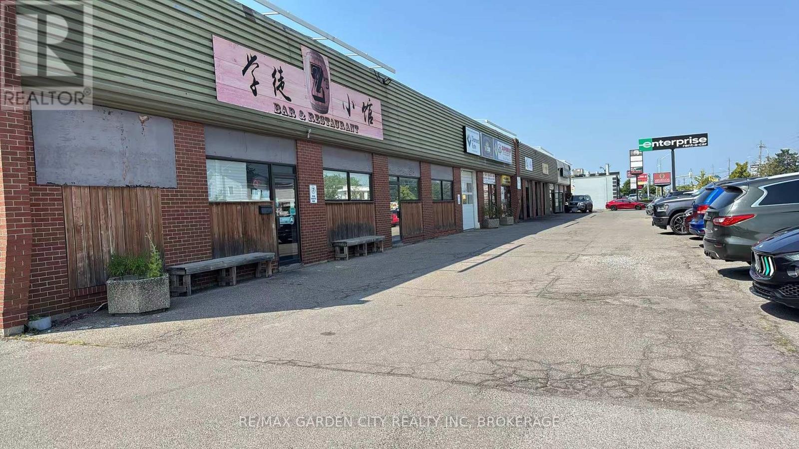 4 – 455 MERRITT STREET