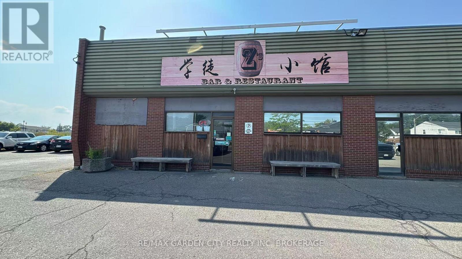 4 – 455 MERRITT STREET