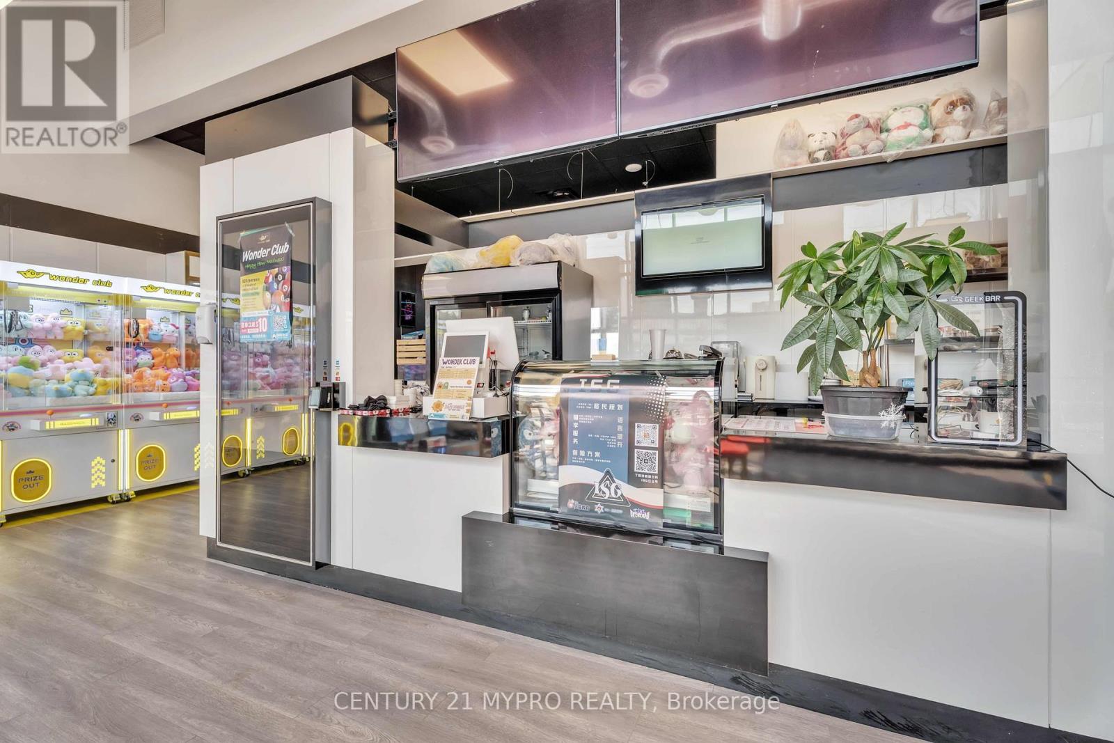 18 – 530 OXFORD STREET W