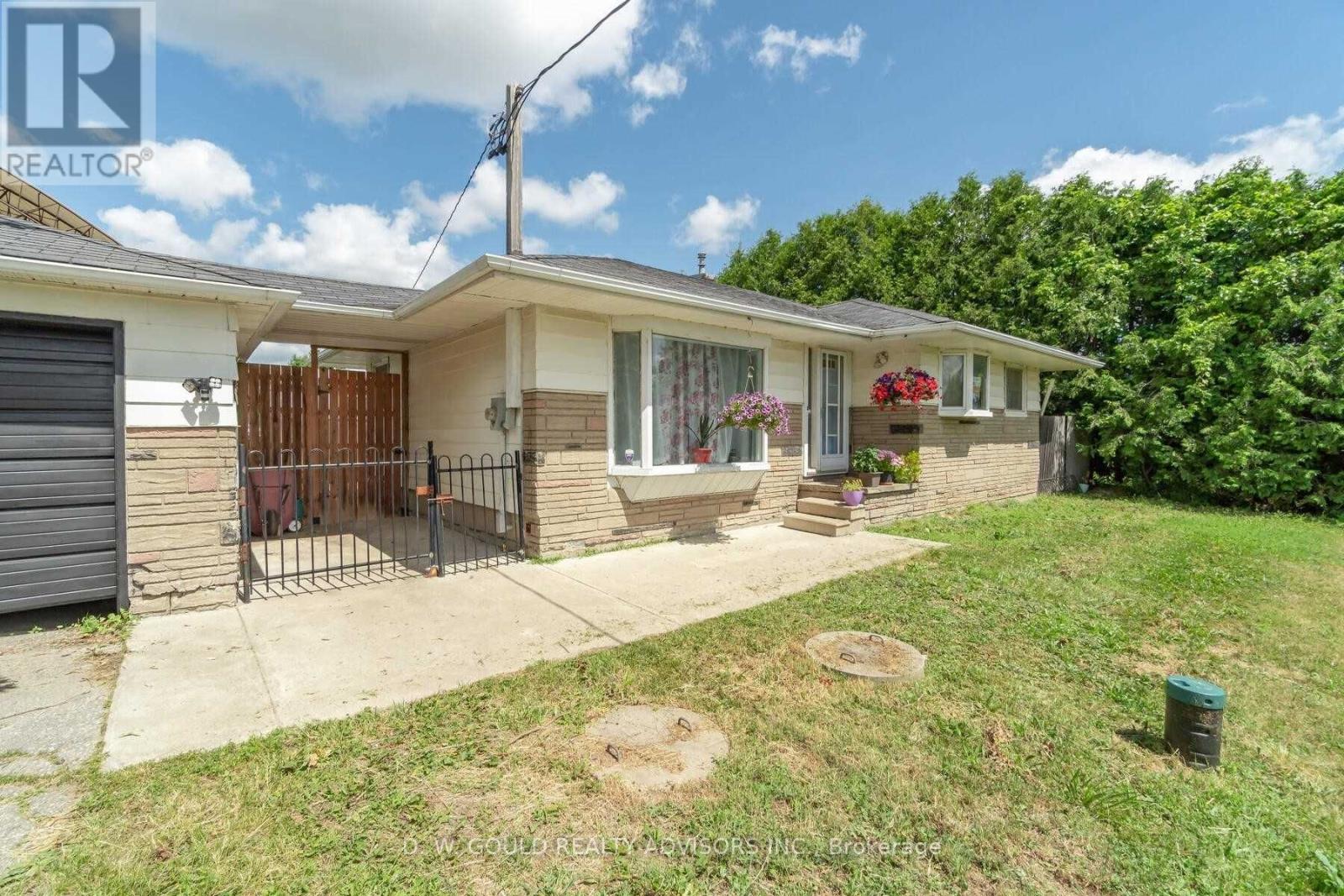 9572 SIDEROAD 17 ROAD