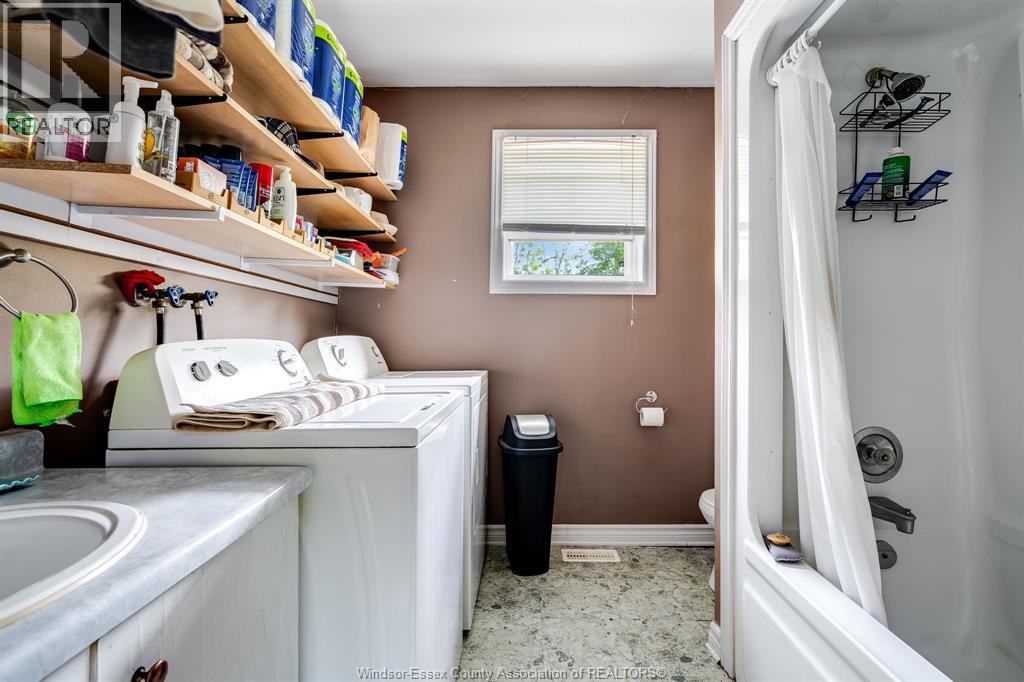 633 Point Pelee DRIVE