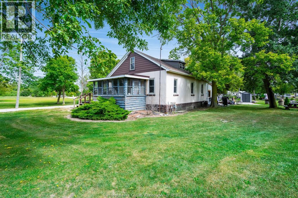 633 Point Pelee DRIVE