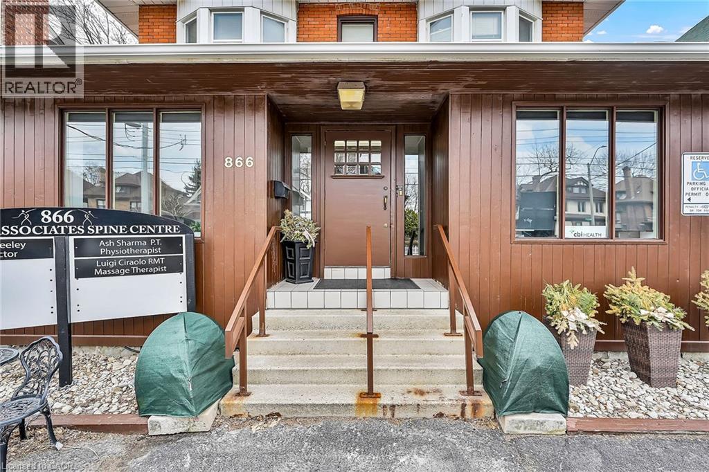 866 MAIN Street E