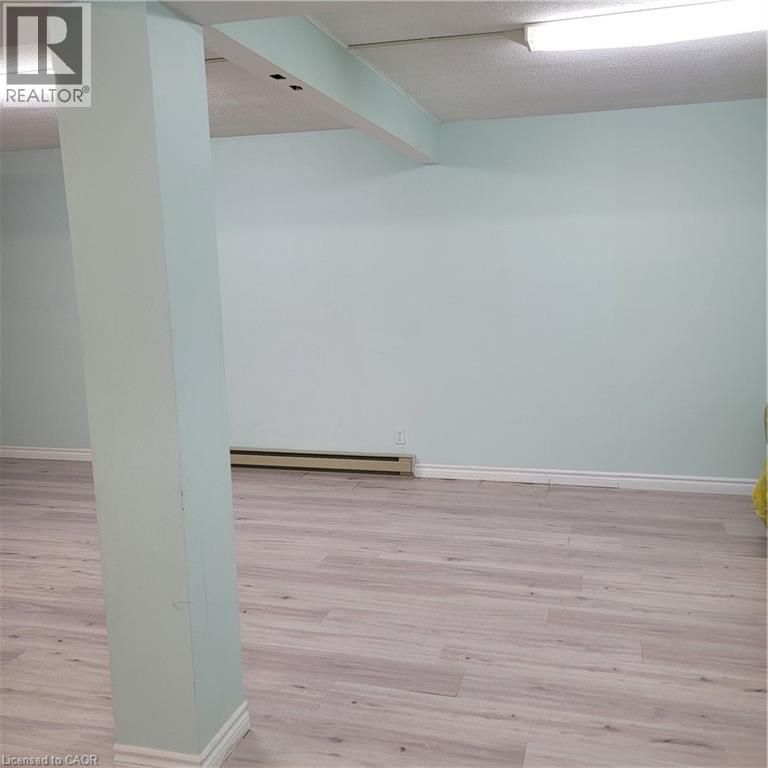 382 QUEEN Street W Unit# Lower Studio