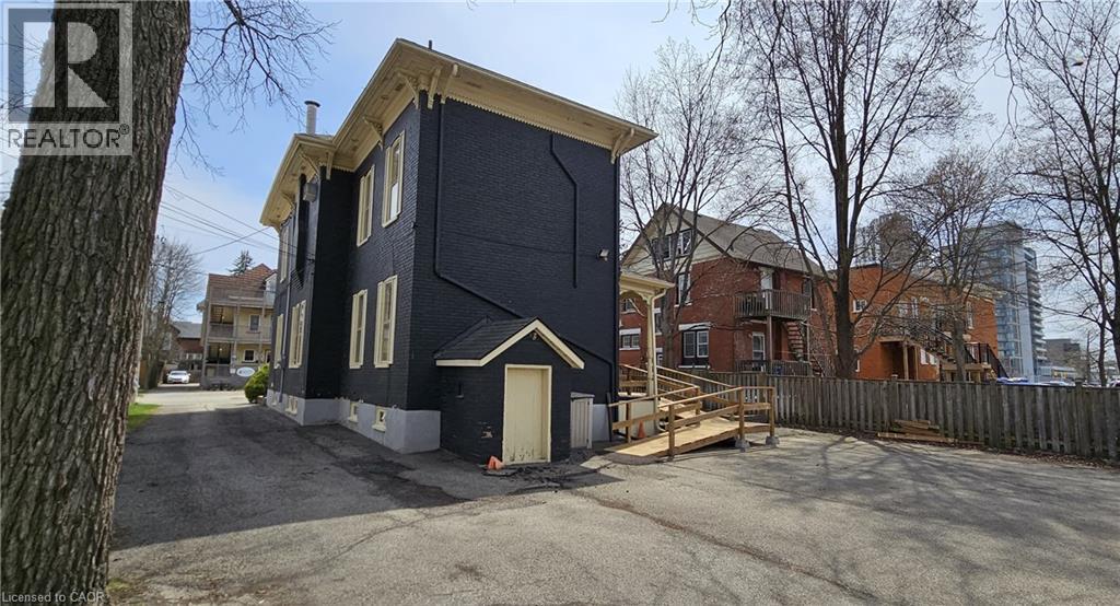 106 YOUNG Street W