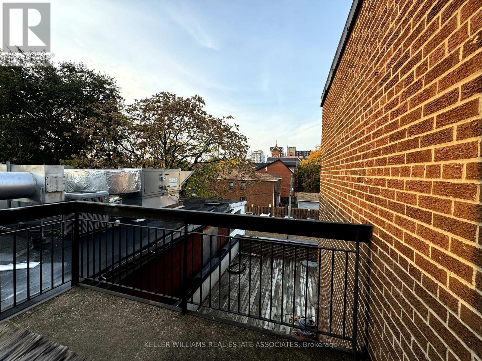 THIRD FLOOR – 452 QUEEN STREET W