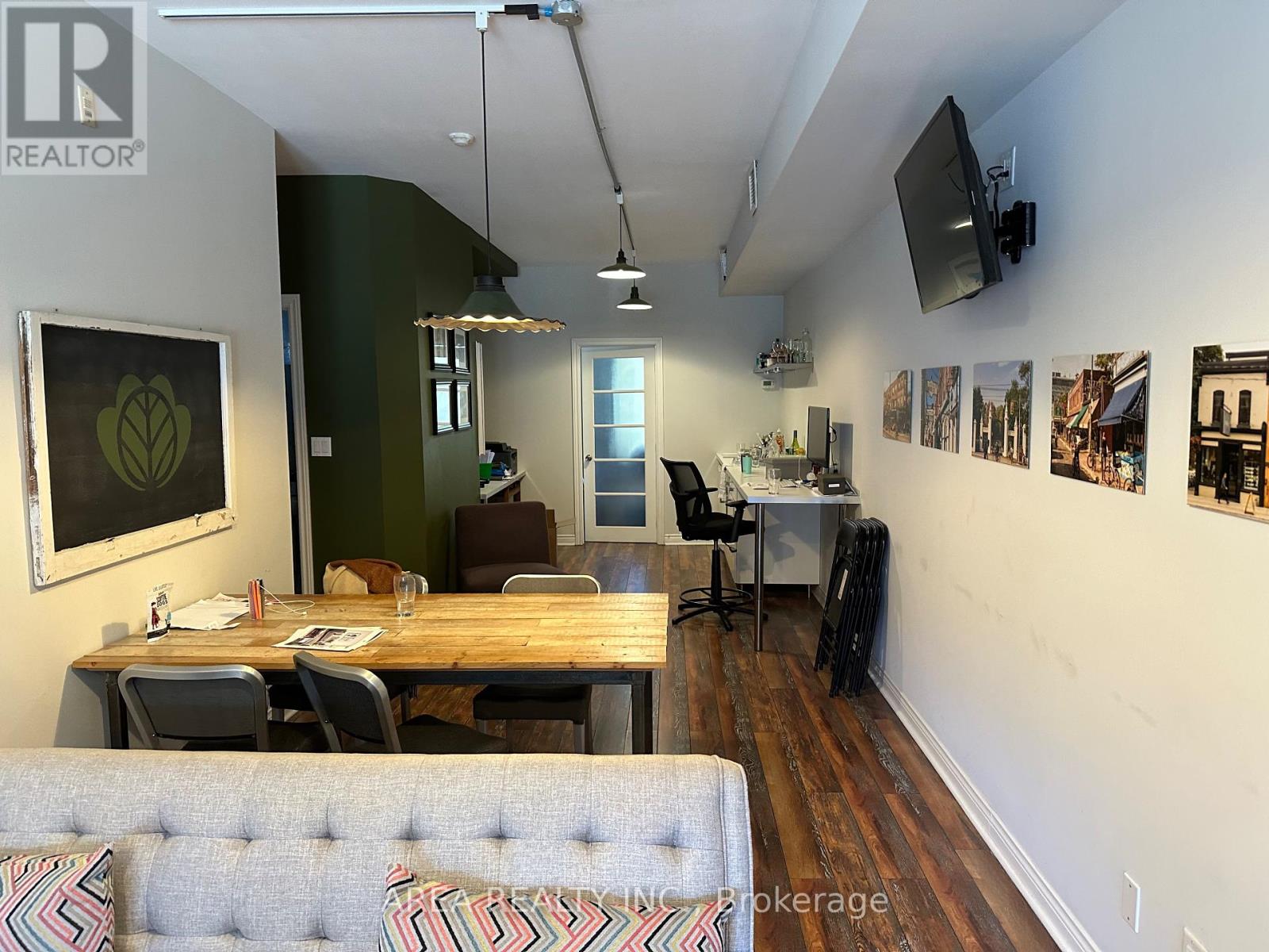 538 PARLIAMENT STREET