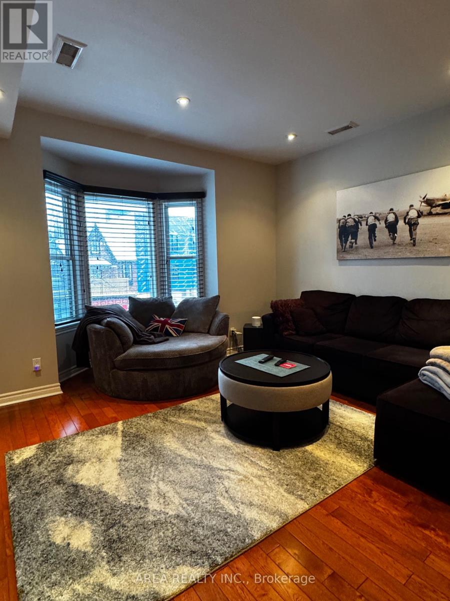 538 PARLIAMENT STREET