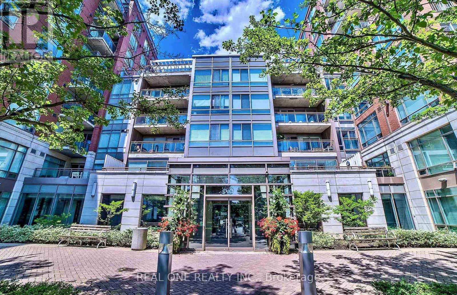 105W GR – 500 QUEENS QUAY W