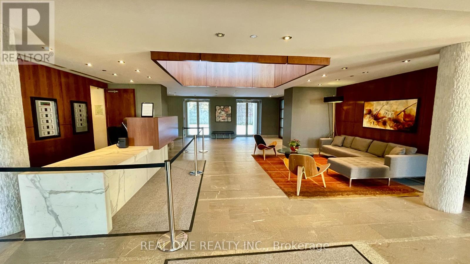 105W GR – 500 QUEENS QUAY W