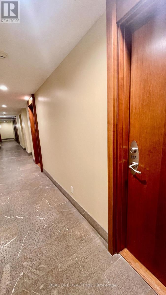 105W GR – 500 QUEENS QUAY W