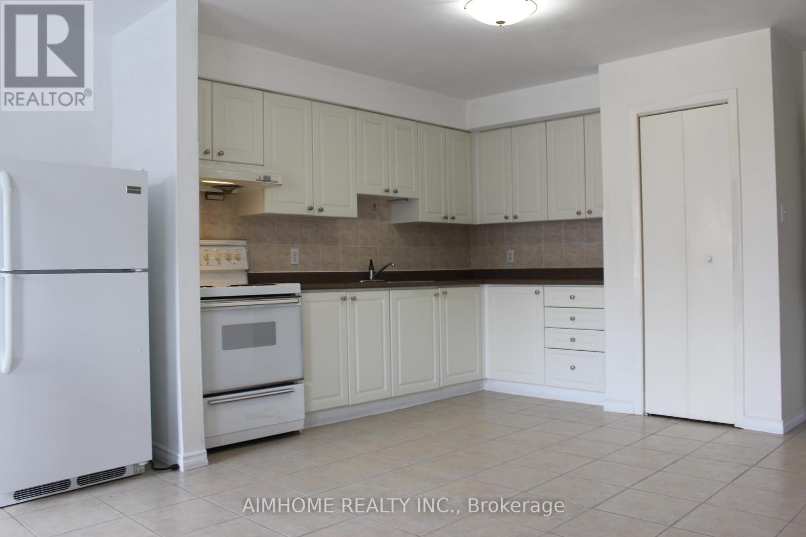 APT 1 – 1483 EGLINTON AVENUE W