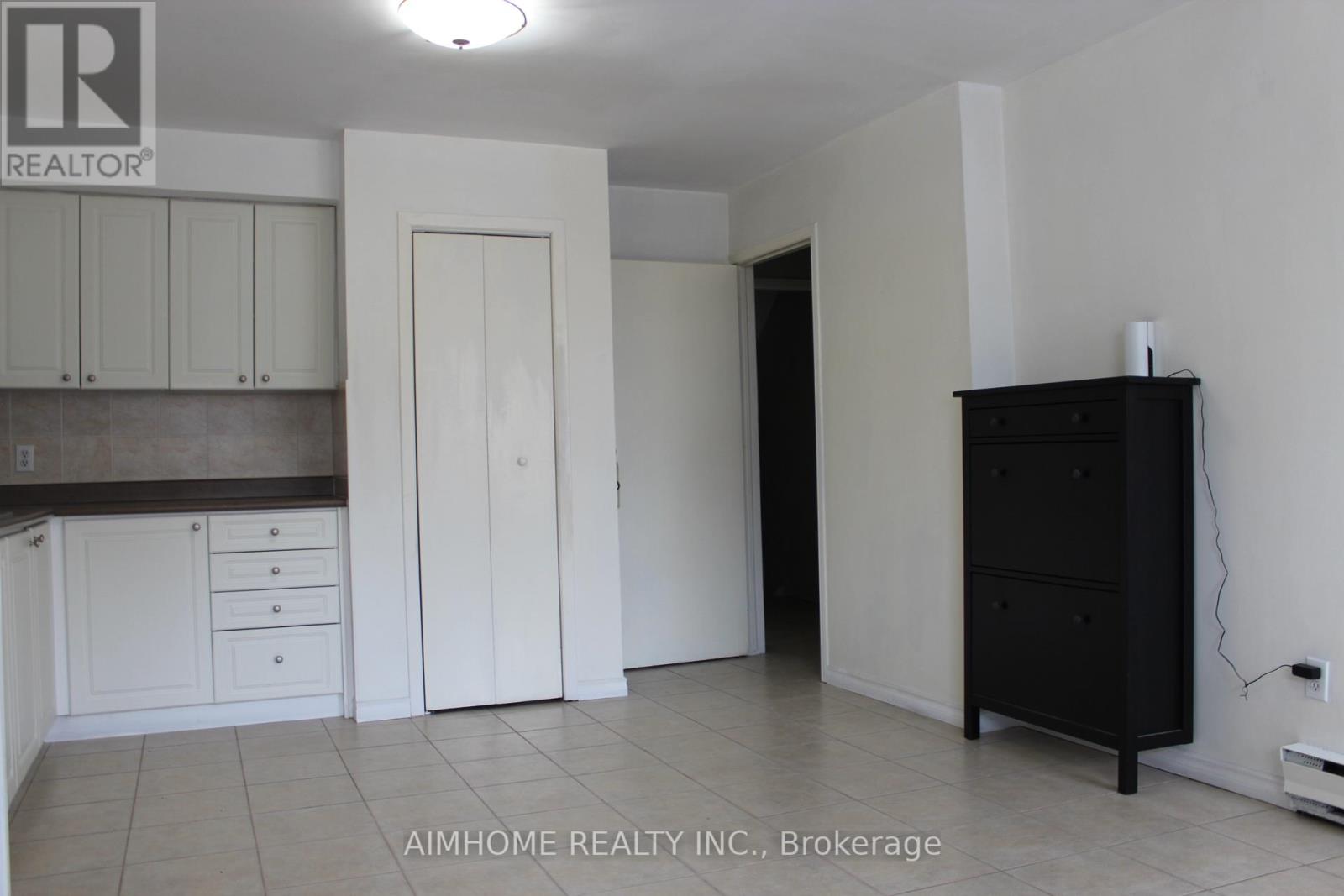 APT 1 – 1483 EGLINTON AVENUE W