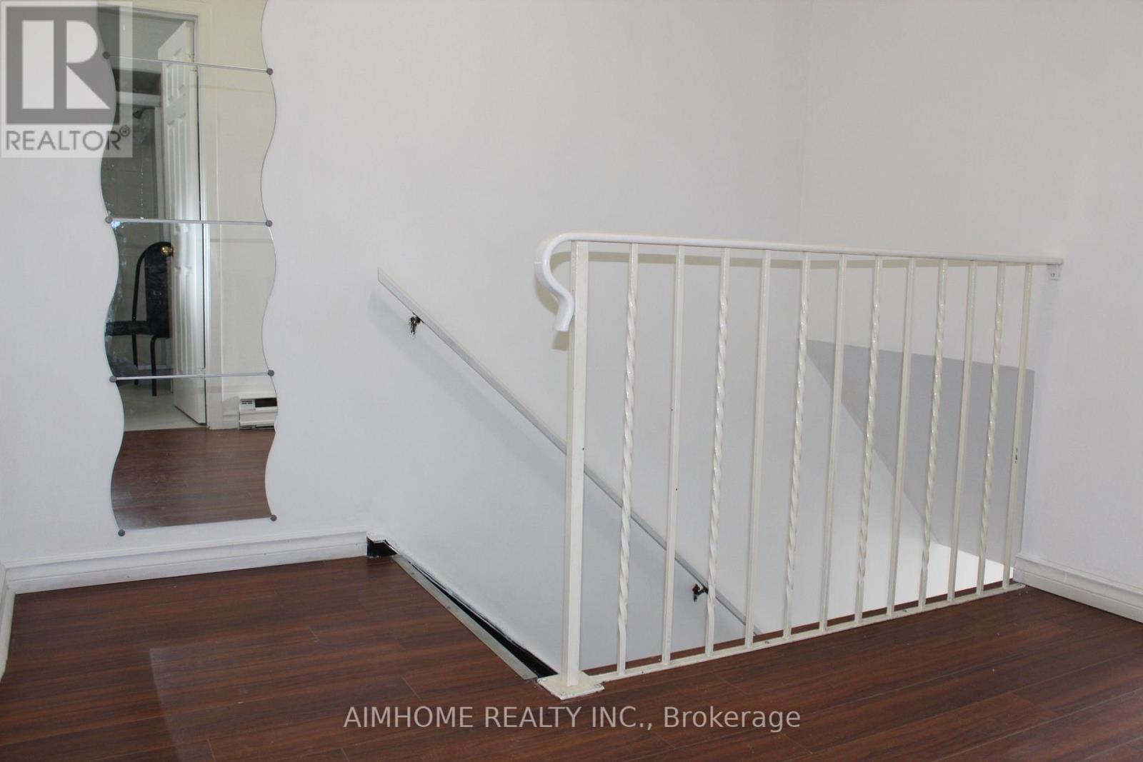 APT 1 – 1483 EGLINTON AVENUE W