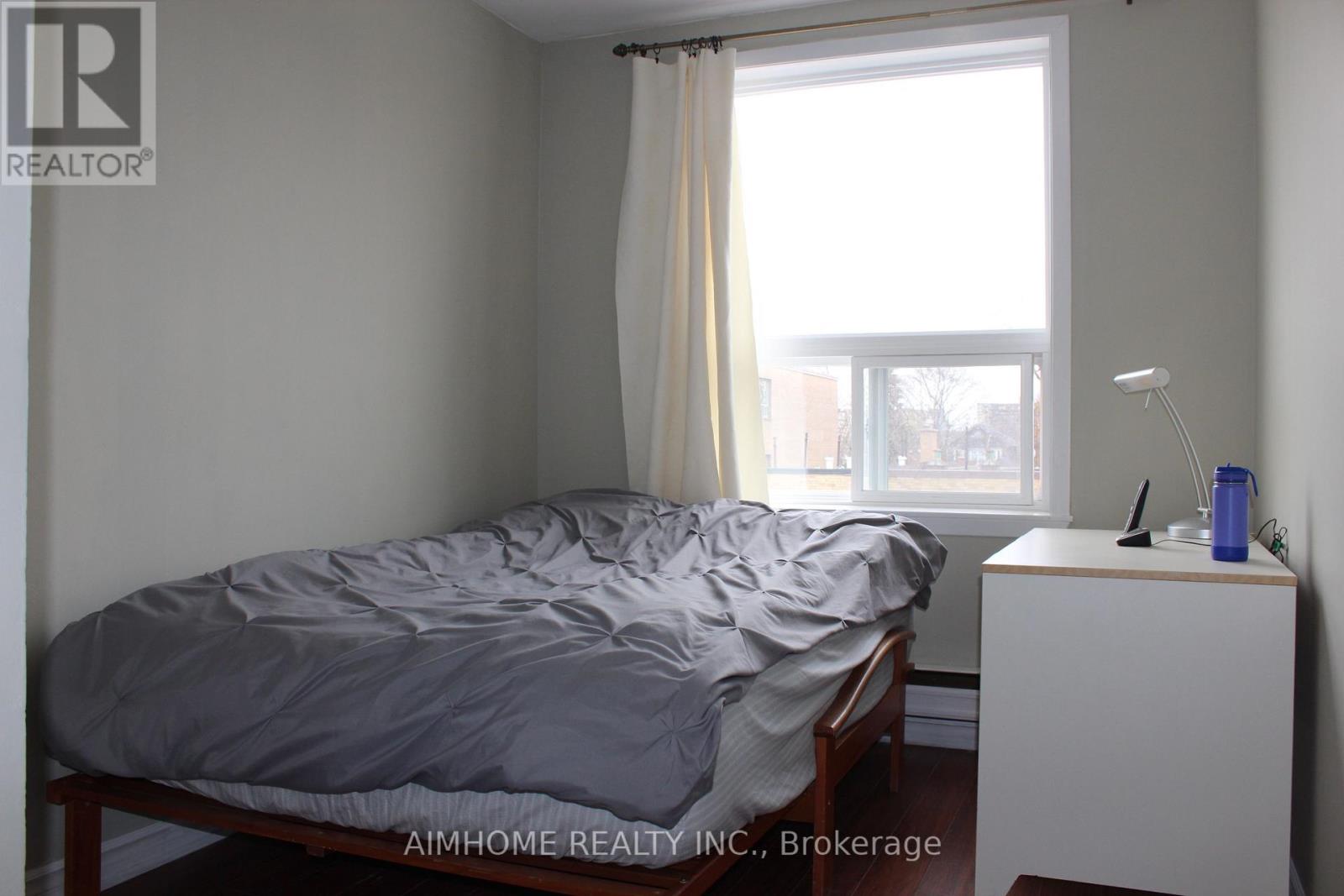 APT 1 – 1483 EGLINTON AVENUE W