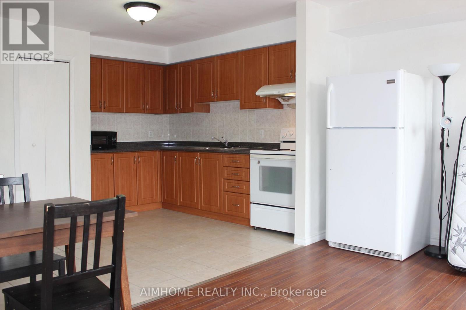 APT 2 – 1483 EGLINTON AVENUE W