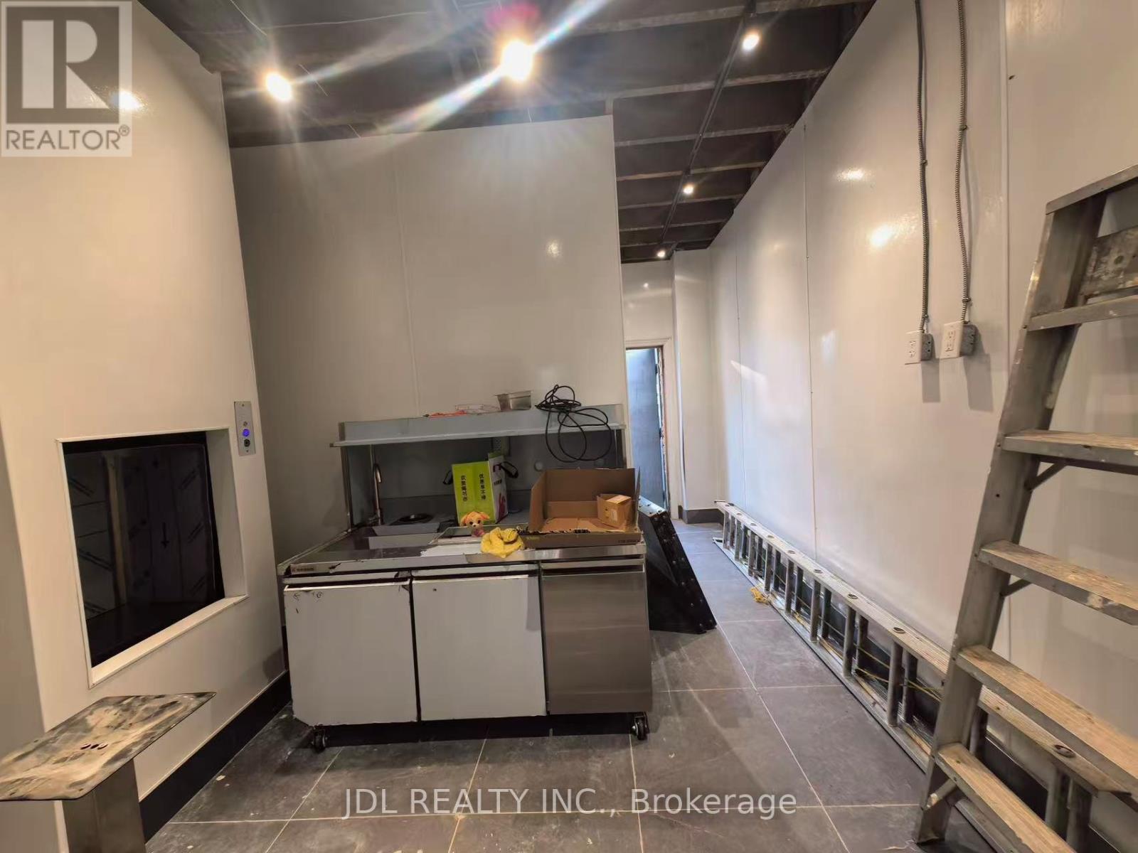 SECOND FLOOR – 394 SPADINA AVENUE
