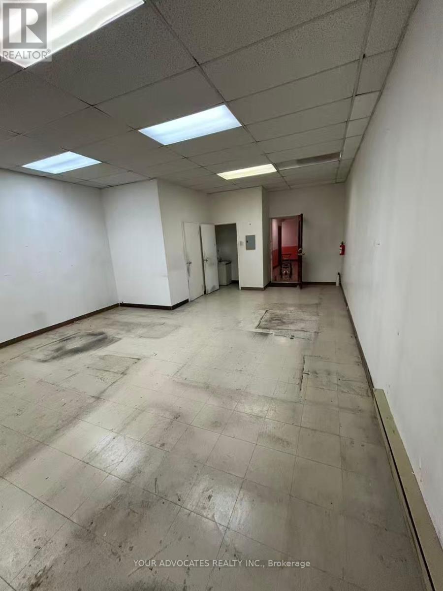 203 – 430 DUNDAS STREET W
