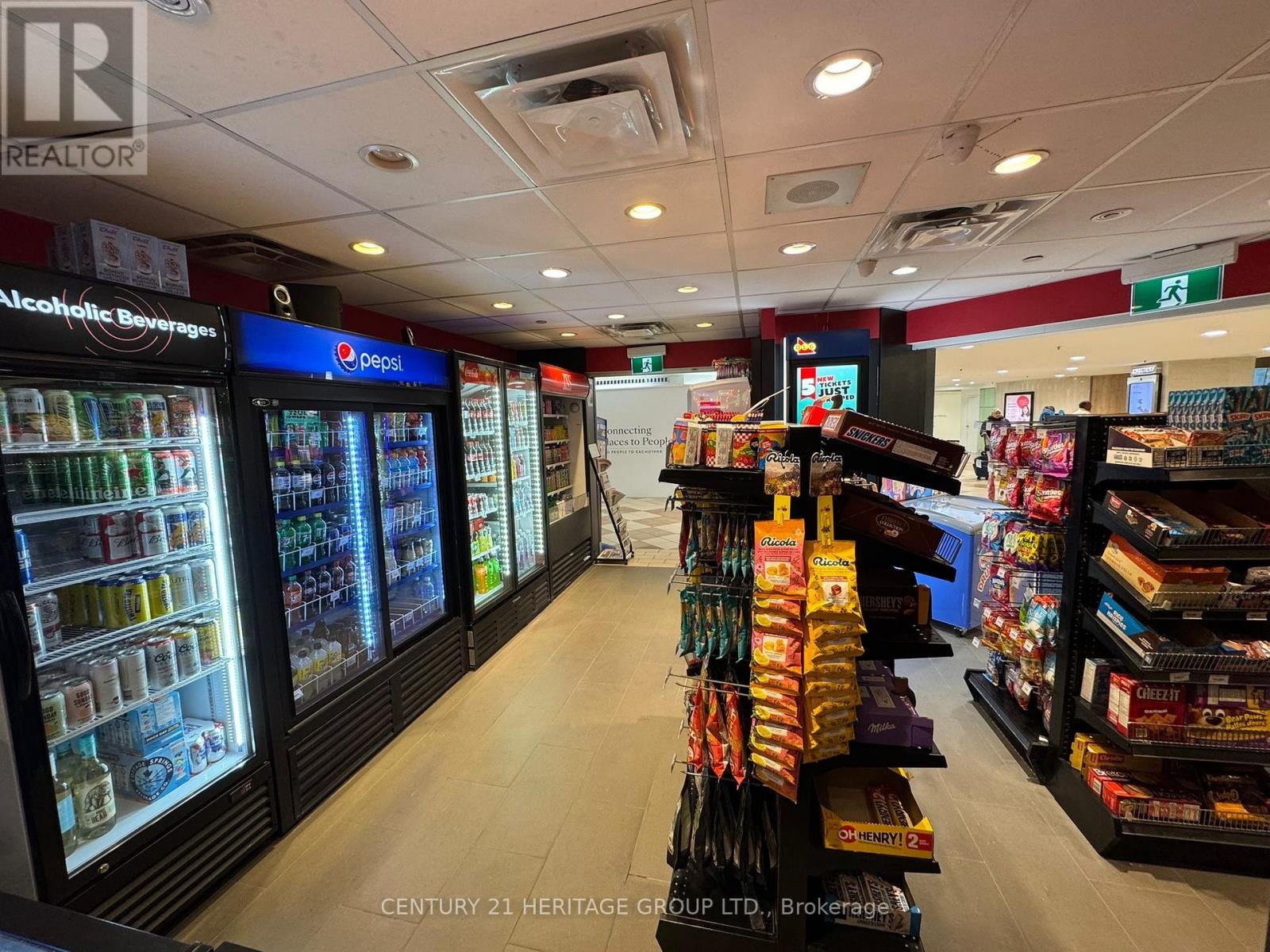 R9 – 2 BLOOR STREET E