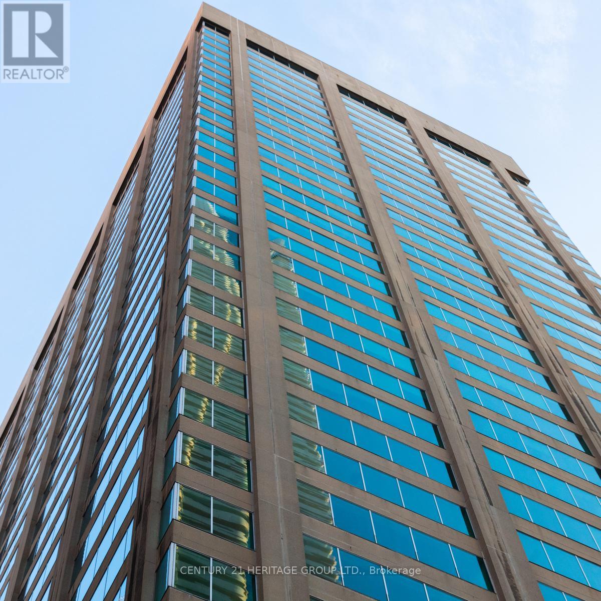 R9 – 2 BLOOR STREET E