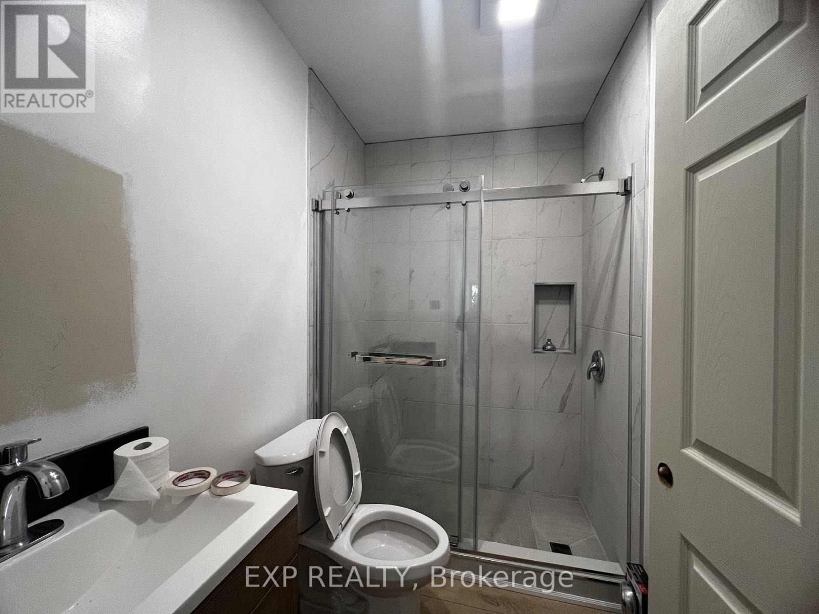 102 – 804A ST CLAIR AVENUE W
