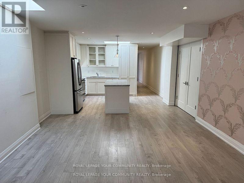 2ND FLR – 1929 AVENUE ROAD E