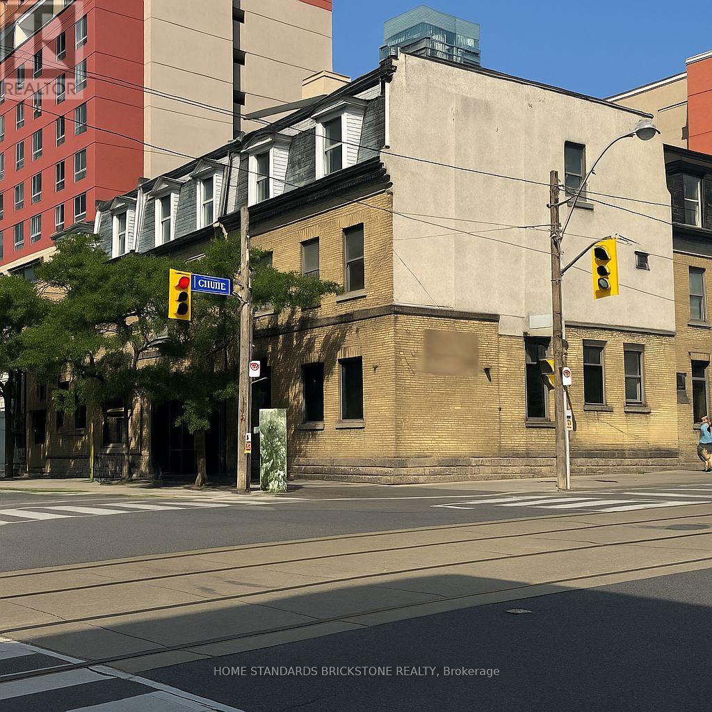 100 – 66 GERRARD STREET E