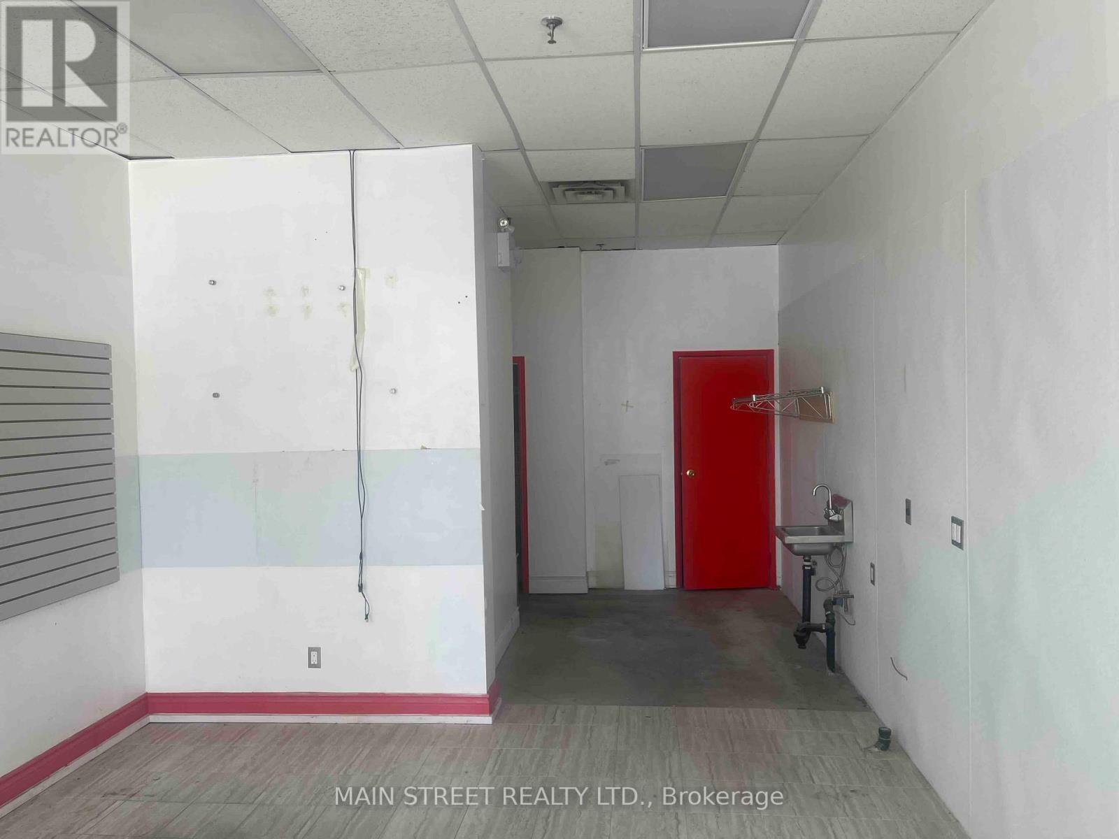 2042 SHEPPARD AVENUE E