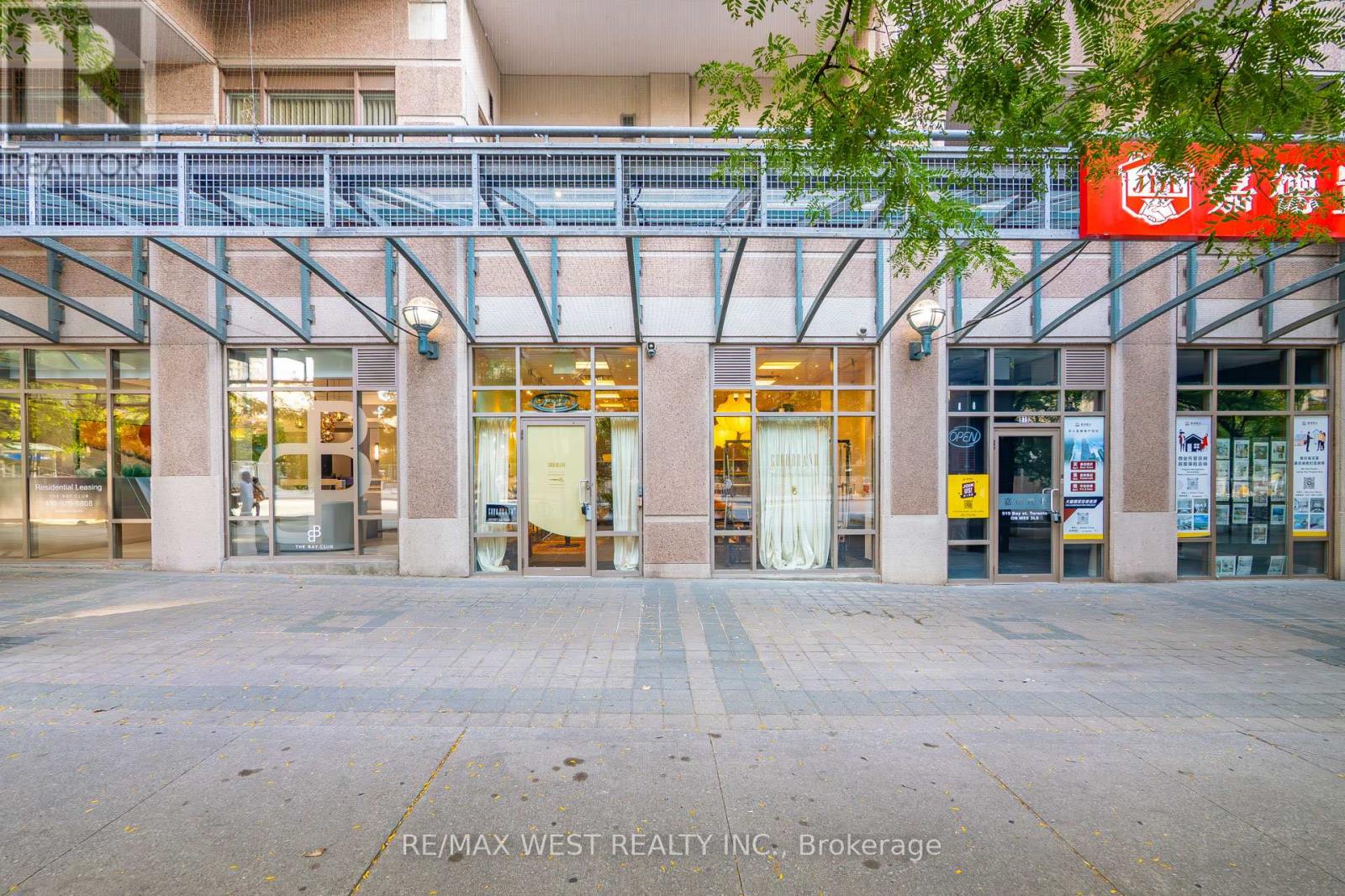 921 BAY STREET