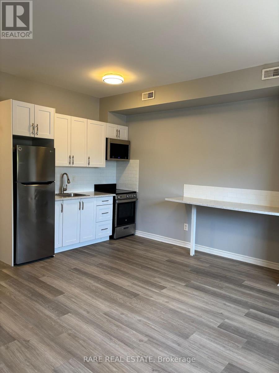 301 – 253 AUGUSTA AVENUE