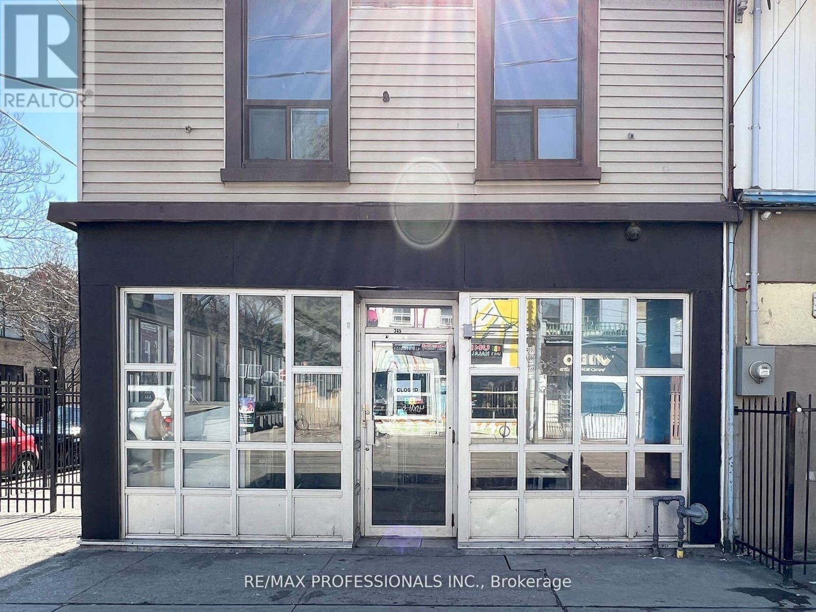 MAIN – 345 DUNDAS STREET E