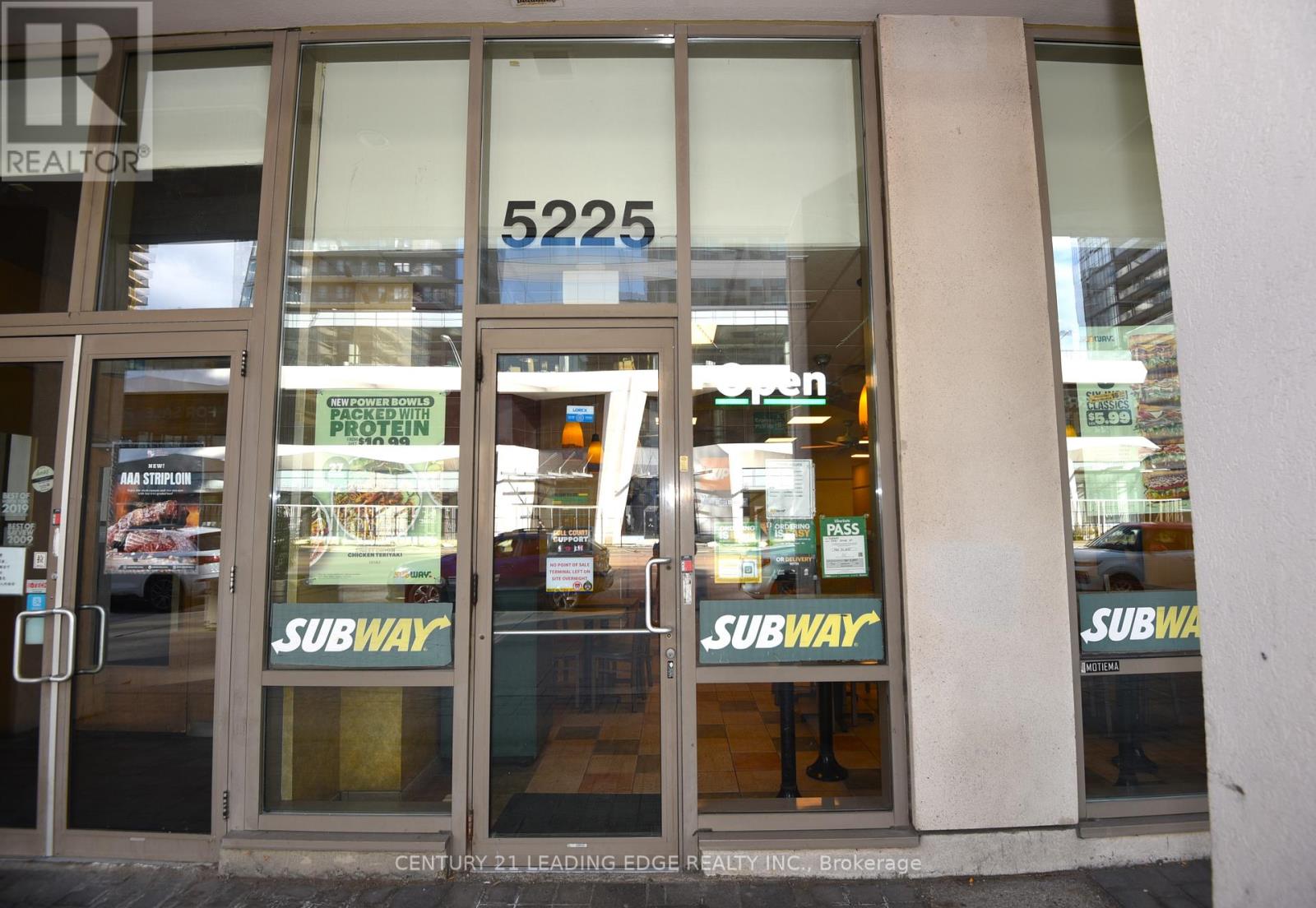3 – 5225 YONGE STREET