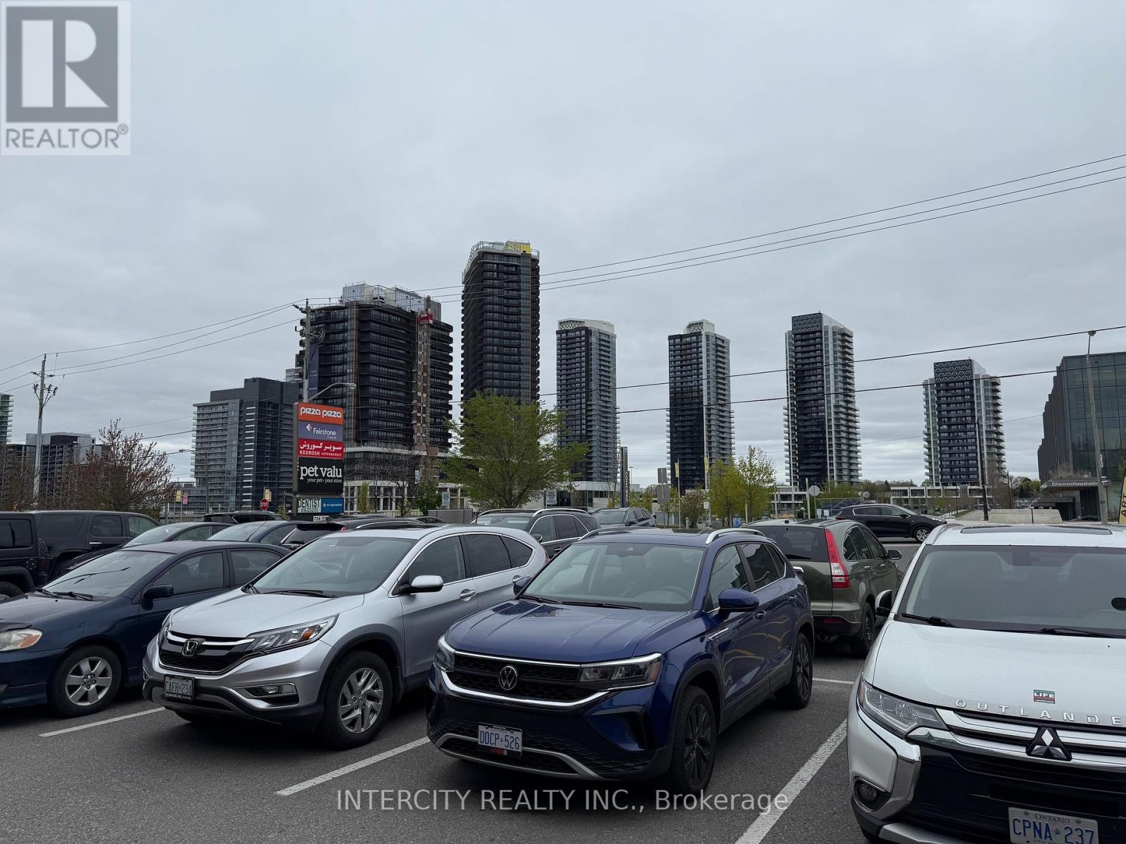 200 – 738 SHEPPARD AVENUE E