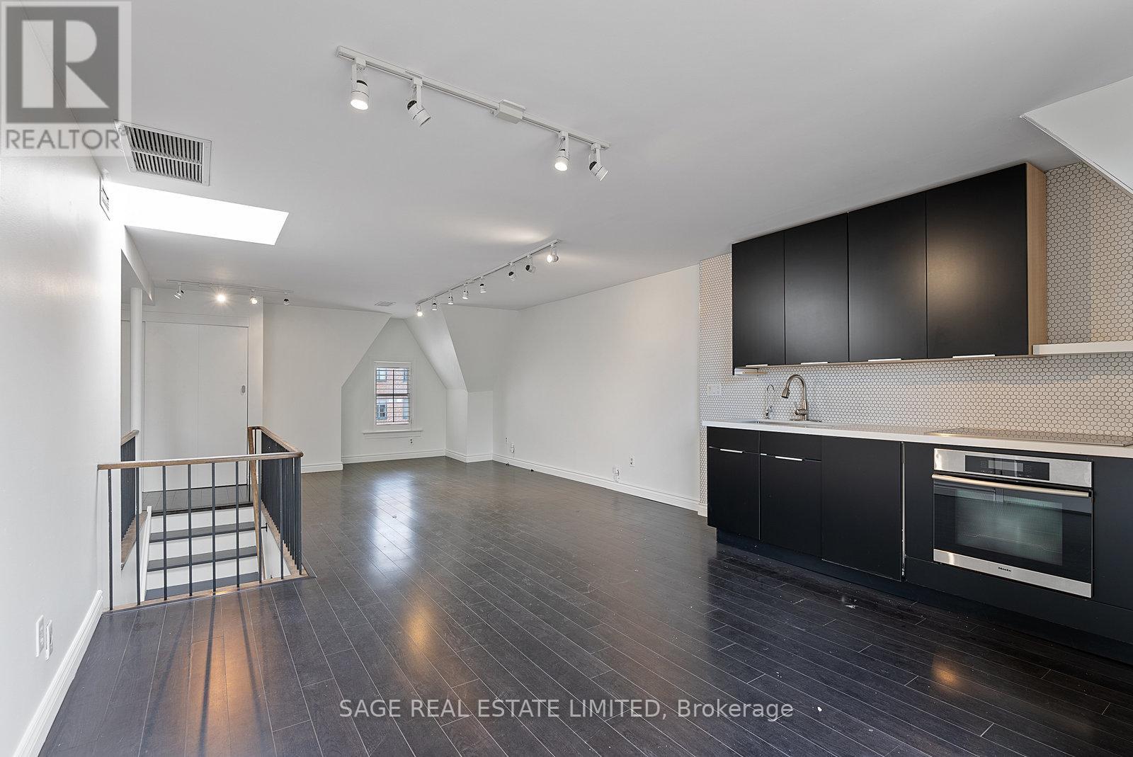 3RD FL – 184 DAVENPORT ROAD