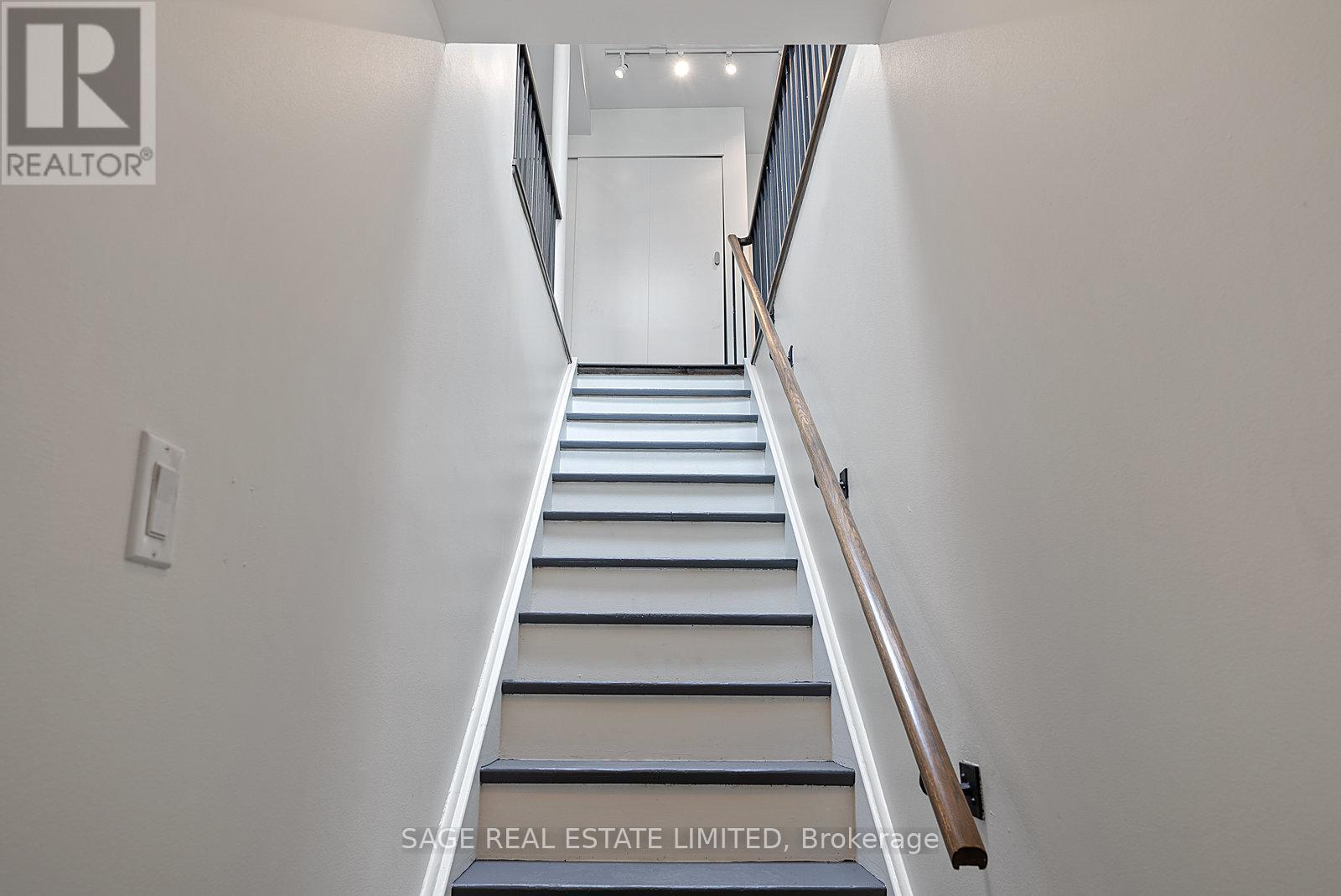 3RD FL – 184 DAVENPORT ROAD