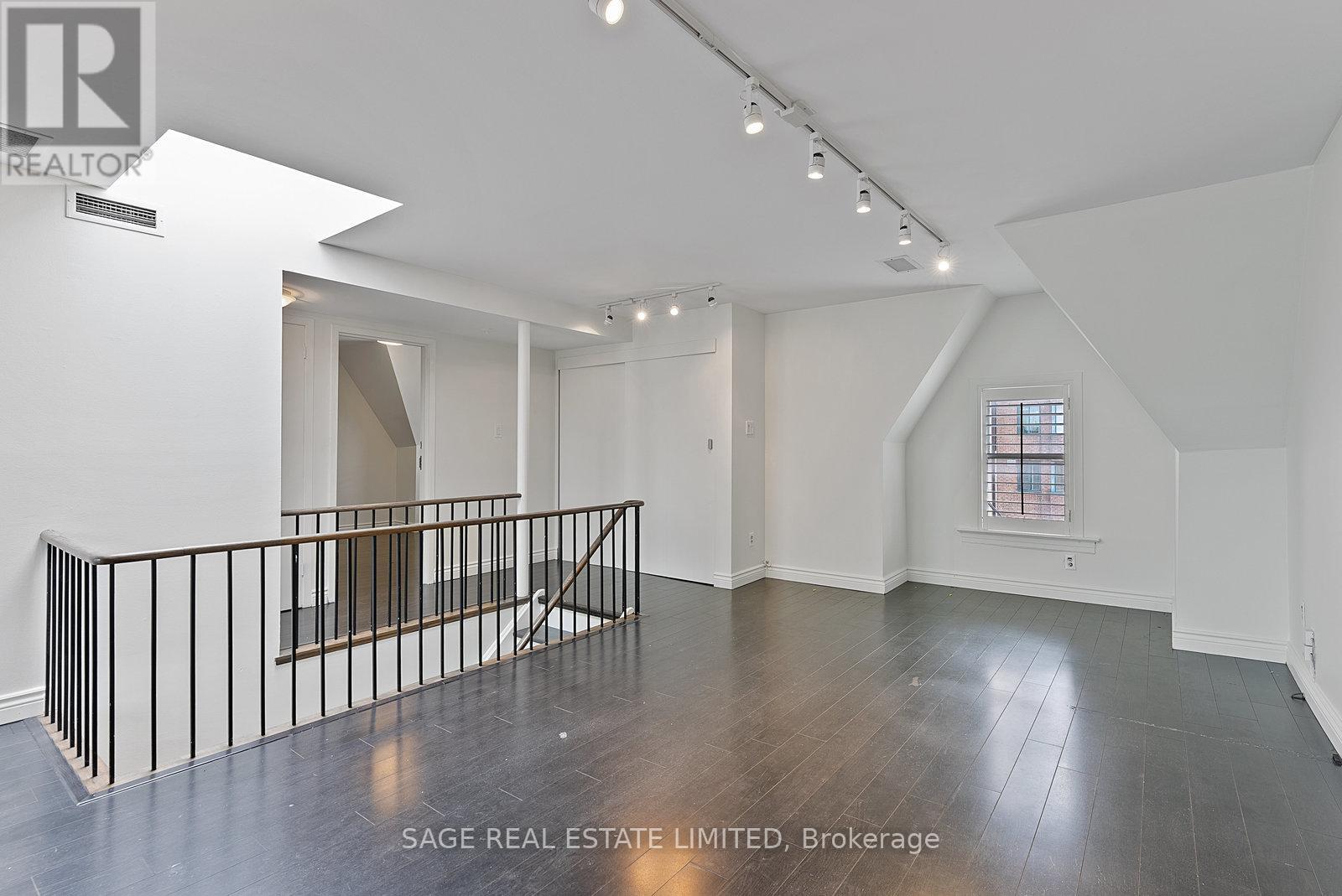 3RD FL – 184 DAVENPORT ROAD