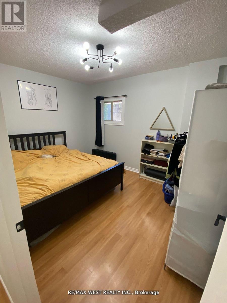 MAIN FL – 926 COLLEGE STREET
