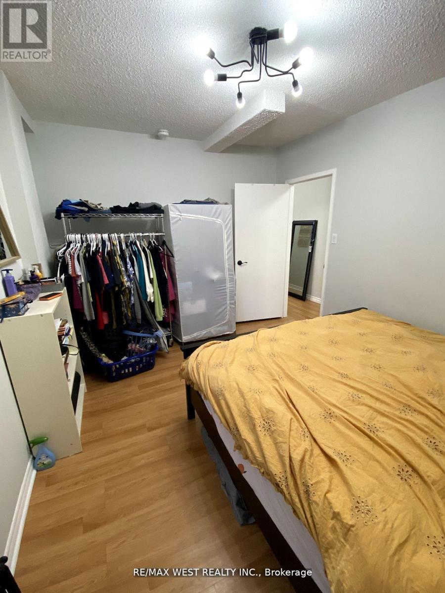 MAIN FL – 926 COLLEGE STREET