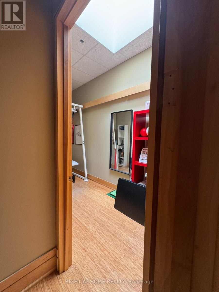 STUDIO #2 – 3-25 SCARSDALE ROAD