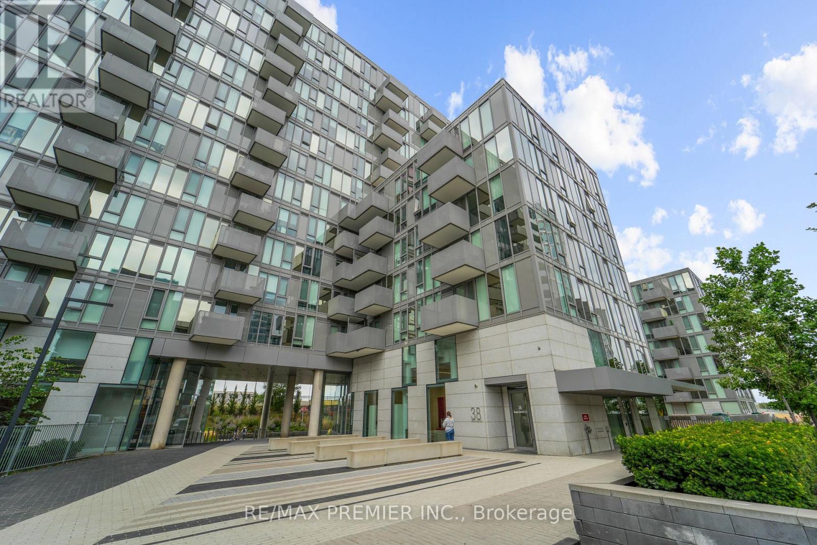 102 – 38 MONTE KWINTER COURT