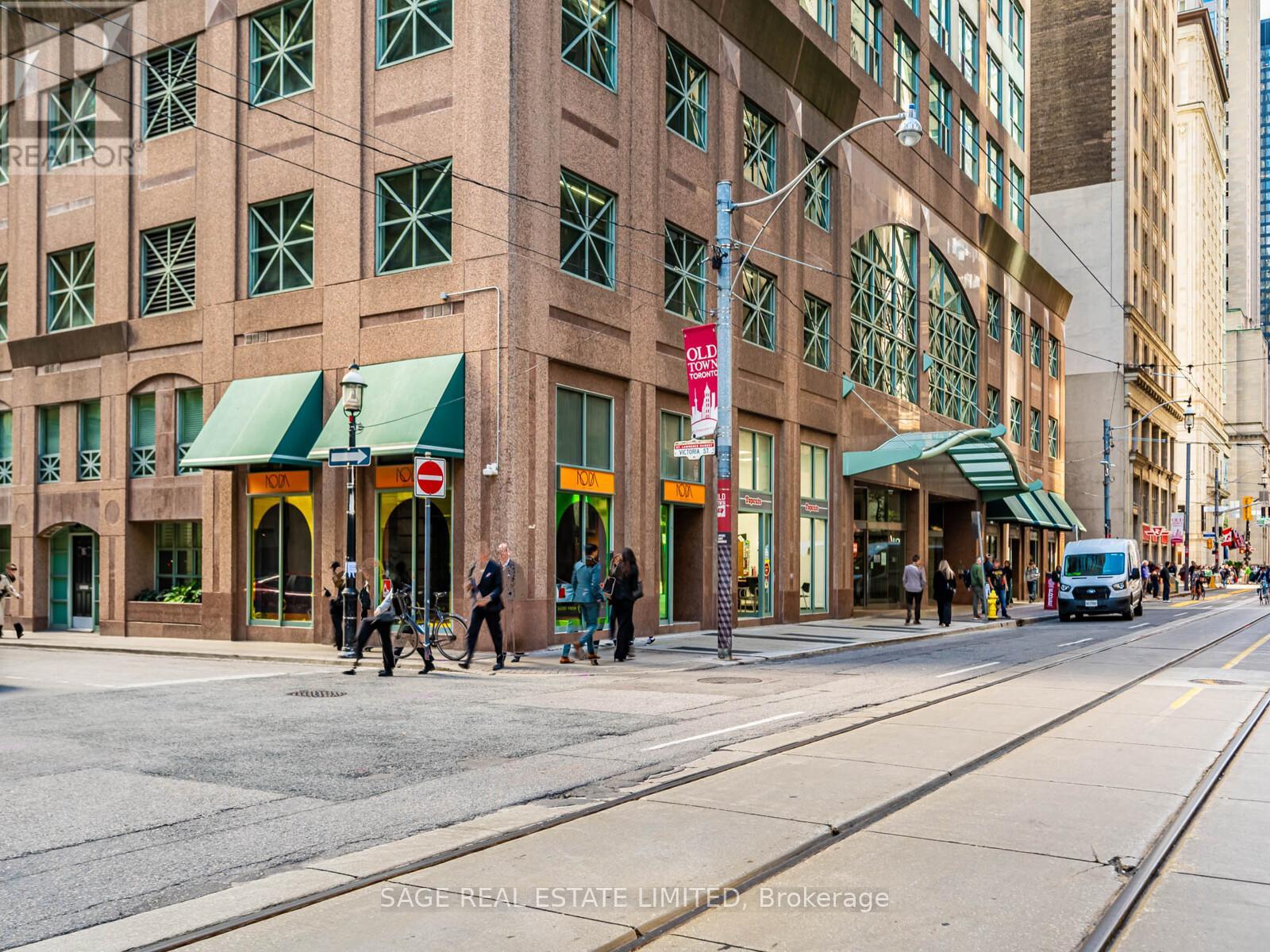 11 KING STREET E