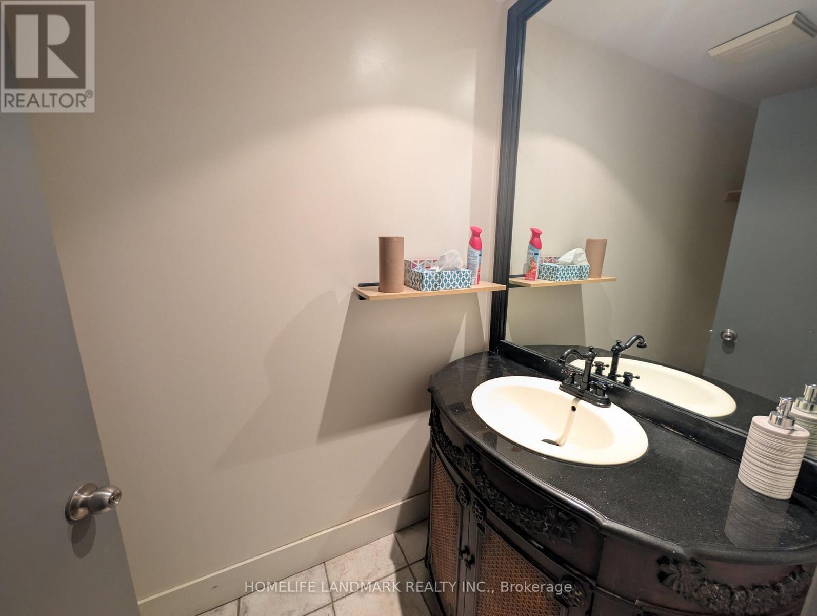 510 QUEENS QUAY W