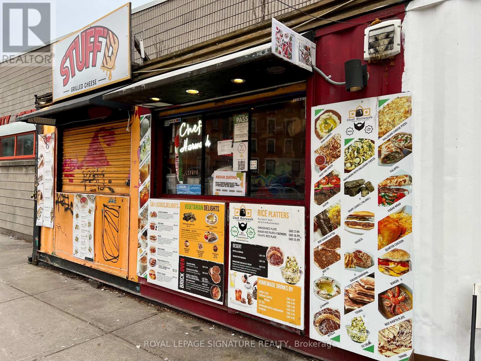 707 DUNDAS STREET W